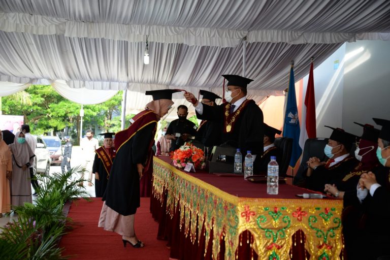 Universitas Negeri Gorontalo (UNG) Menggelar Wisuda