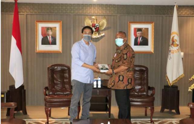 Gubernur Gubernur Gorontalo Rusli Habibie menemui Wakil Ketua DPR RI Aziz S Rusli Habibie menui Wakil Ketua DPR Azis Samsudin