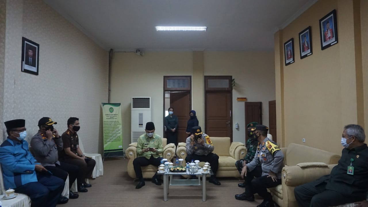 Ketua Pengadilan Tinggi Gorontalo Lantik Ketua Pengadilan Negeri Gorontalo dan Tilamuta
