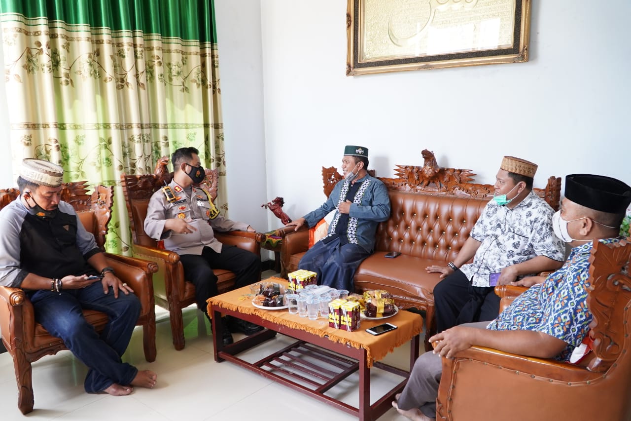 Jalin Silaturahmi Kapolres Gorontalo Kota Kunjungi sekertariat Muhammadiyah dan NU