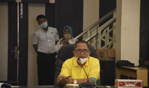 Sekda Kota Gorontalo, Ismail Madjid saat memimpin rapat pelaksanaan PEN (Foto: Humas Pemkot Gorontalo)
