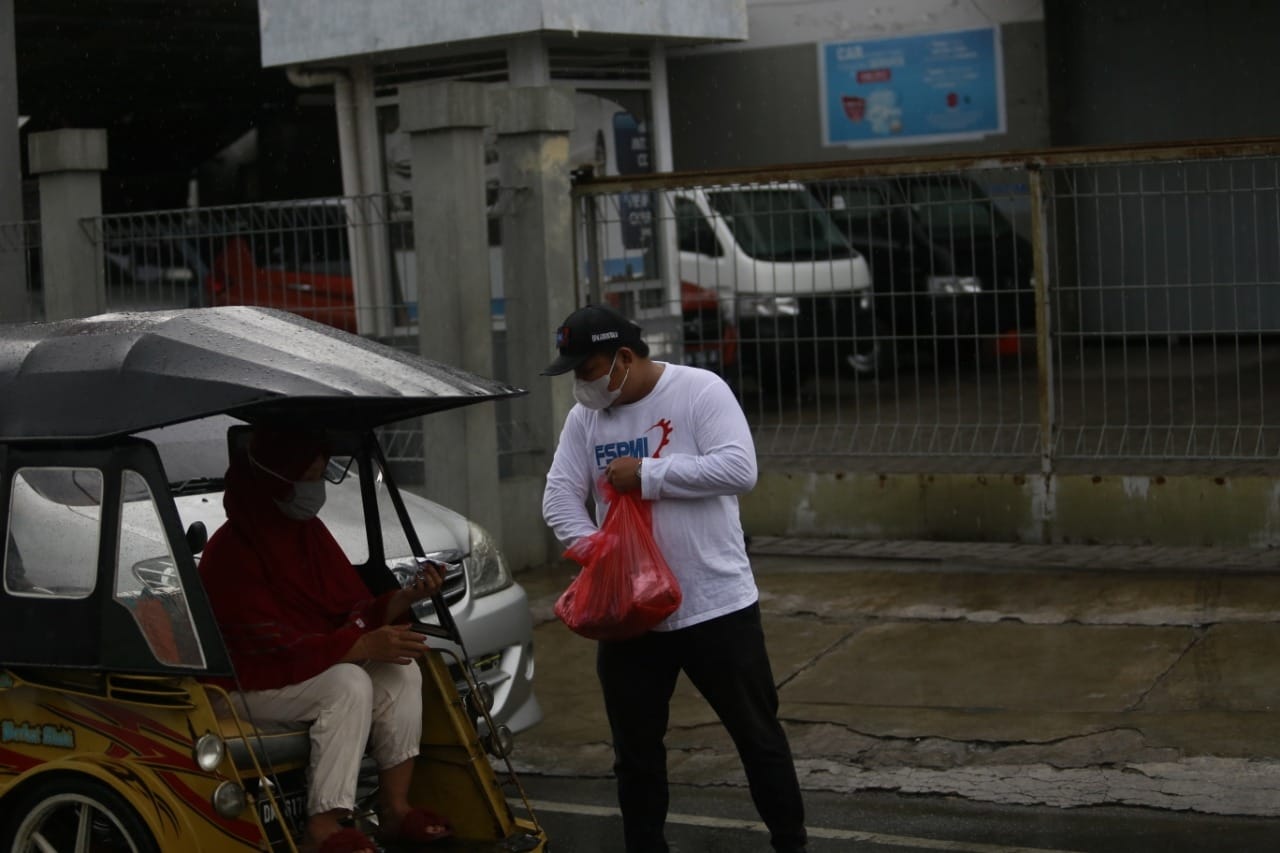 FSPMI Gorontalo Peringati Hari Buruh (May Day) Dengan Berbagi Takjil